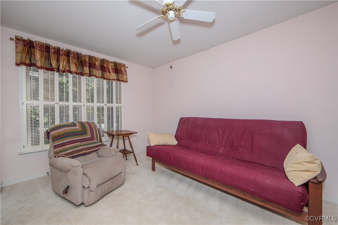 5720 Long Cove Road Midlothian, VA 23112 - Photo 19 of 31 a living room with furniture