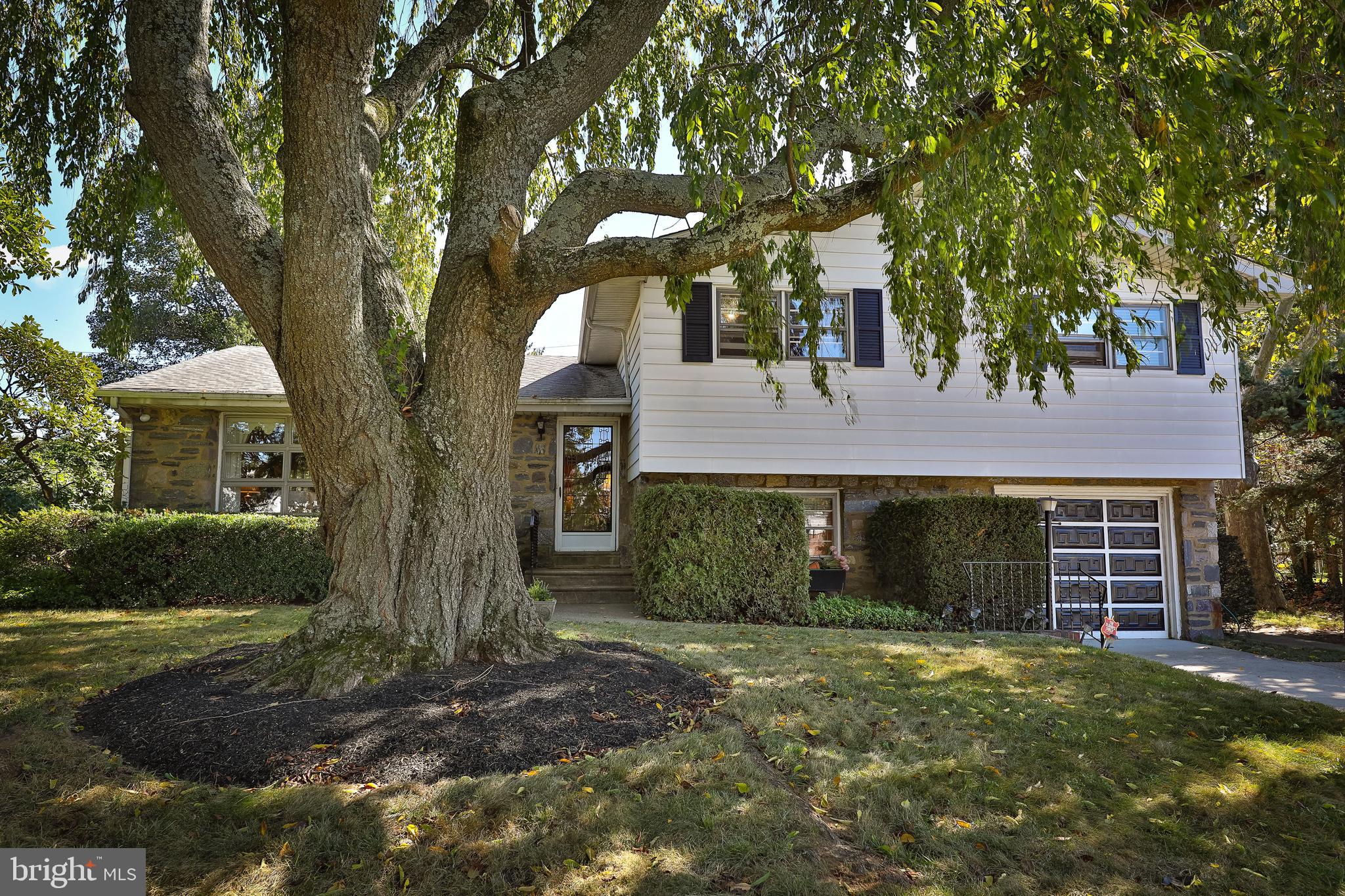 9223 Laramie Road Philadelphia, PA 19115 - Photo 3 of 39