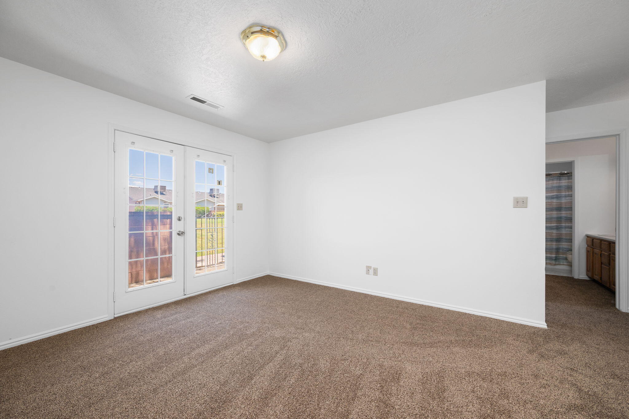 1015 South 1015 S River Road, Unit 6 St. George, UT 84790 - Photo 13 of 21 Family room