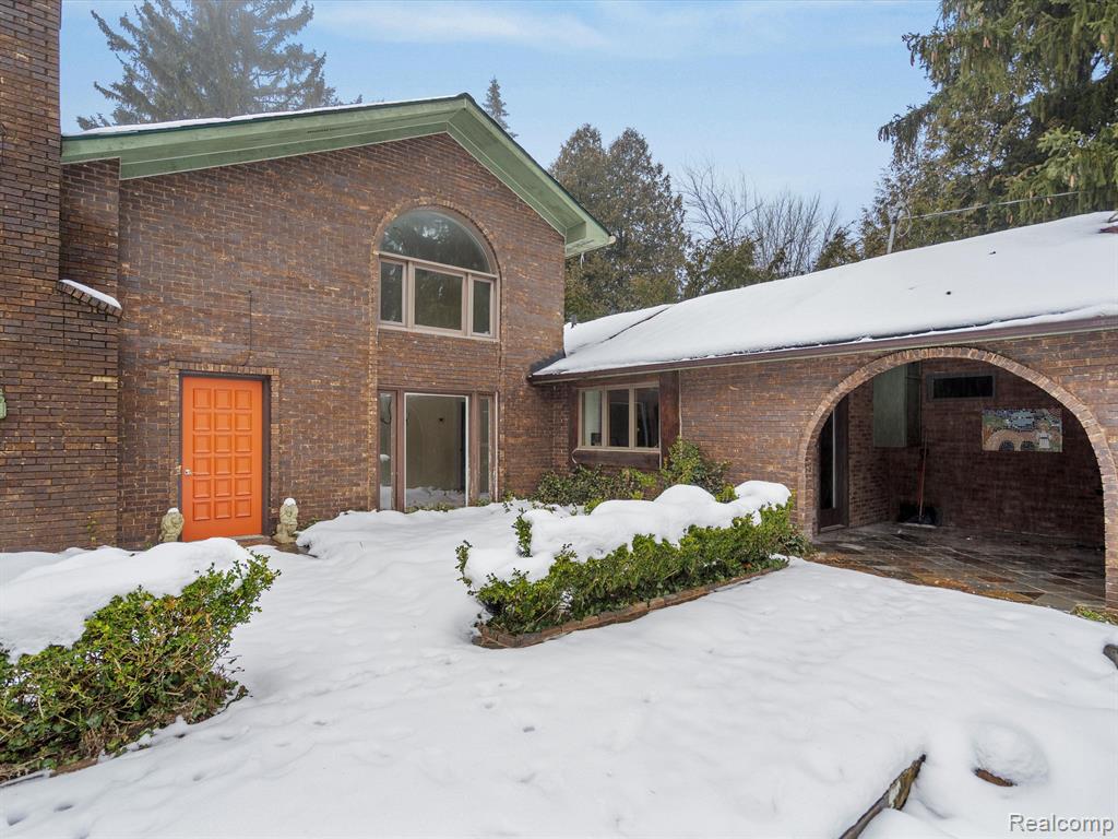 46641 Woodall Road Utica, MI 48317 - Photo 2 of 31