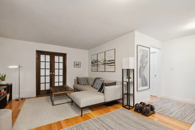 $800,000 | 310 Lexington Avenue, Unit 2D | Murray Hill