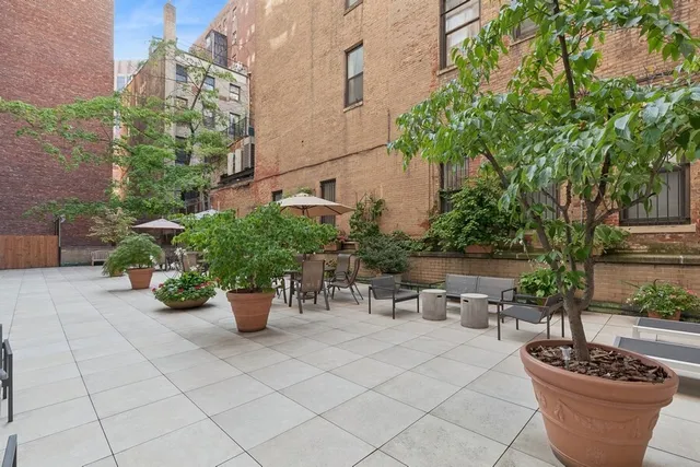 $800,000 | 310 Lexington Avenue, Unit 2D | Murray Hill