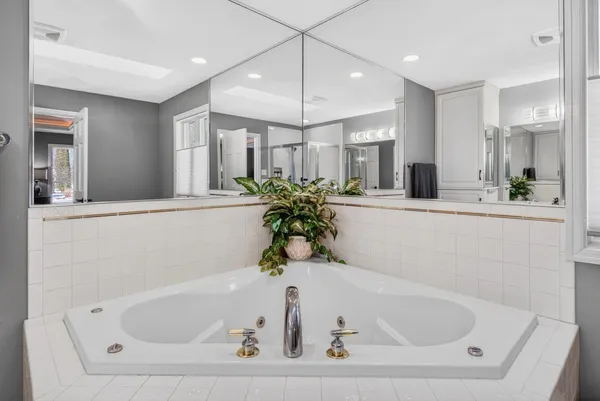 $674,900 | 4124 Wedgewood Drive, Appleton, WI 54913