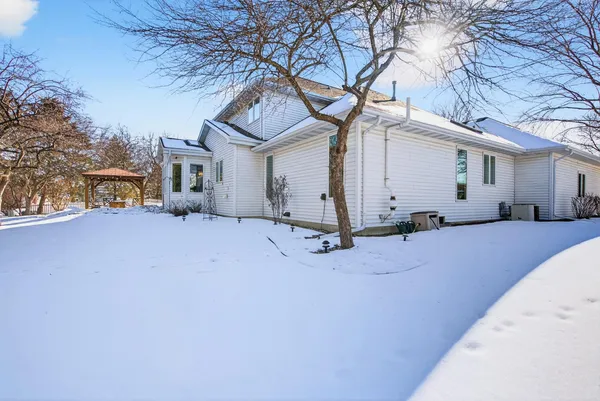 $674,900 | 4124 Wedgewood Drive, Appleton, WI 54913