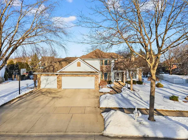 $674,900 | 4124 Wedgewood Drive, Appleton, WI 54913