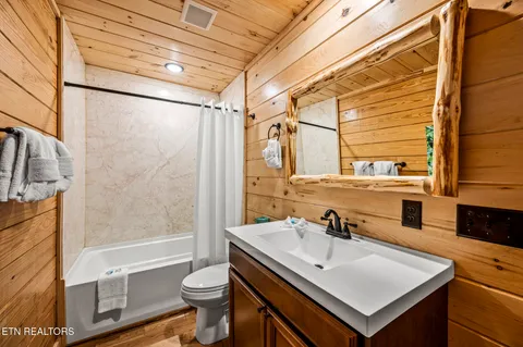 $535,000 | 3618 Parkland Way, Gatlinburg, TN 37738