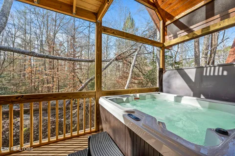$535,000 | 3618 Parkland Way, Gatlinburg, TN 37738