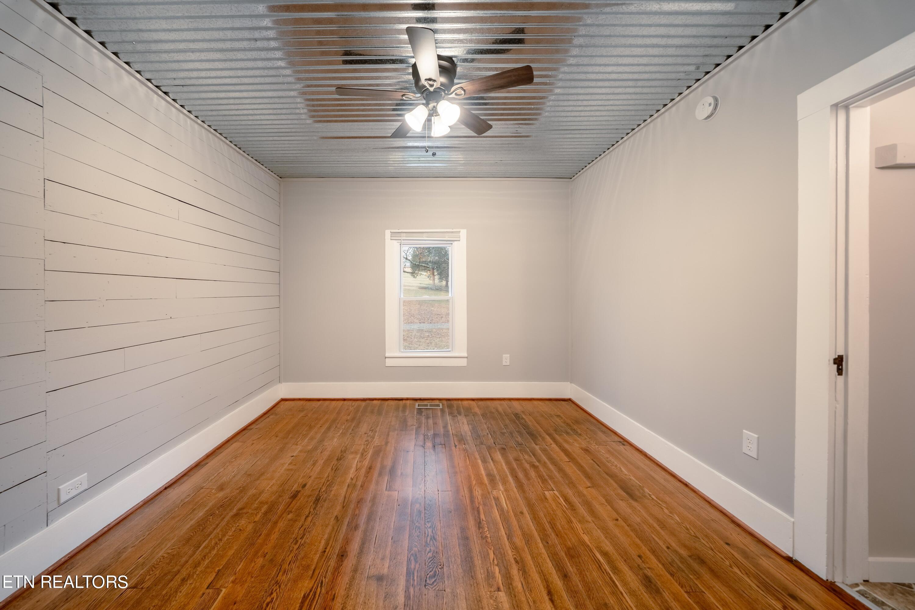 5120 Luttrell Road Knoxville, TN 37918 - Photo 17 of 36 5120-Luttrell-15