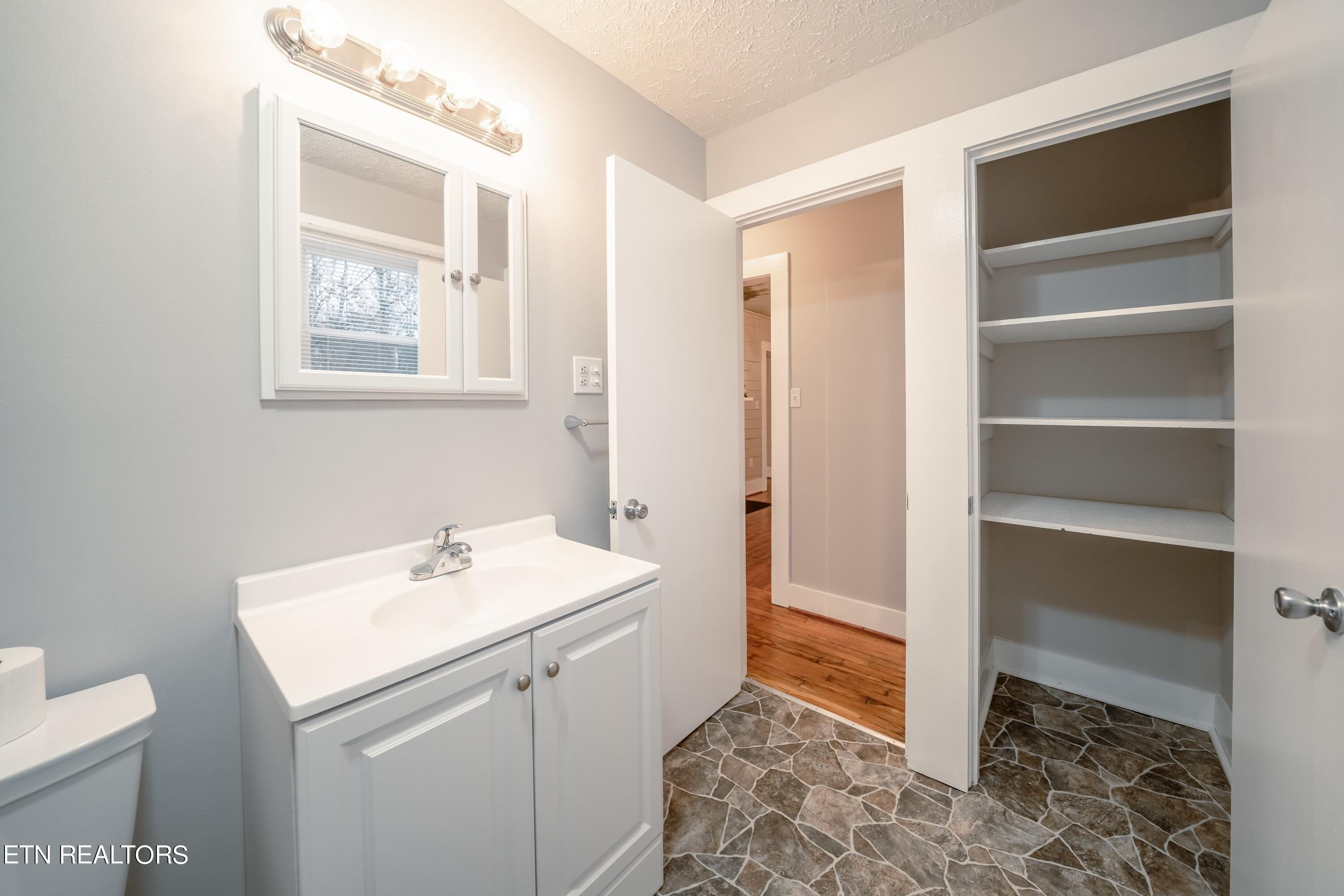 5120 Luttrell Road Knoxville, TN 37918 - Photo 22 of 36 5120-Luttrell-20