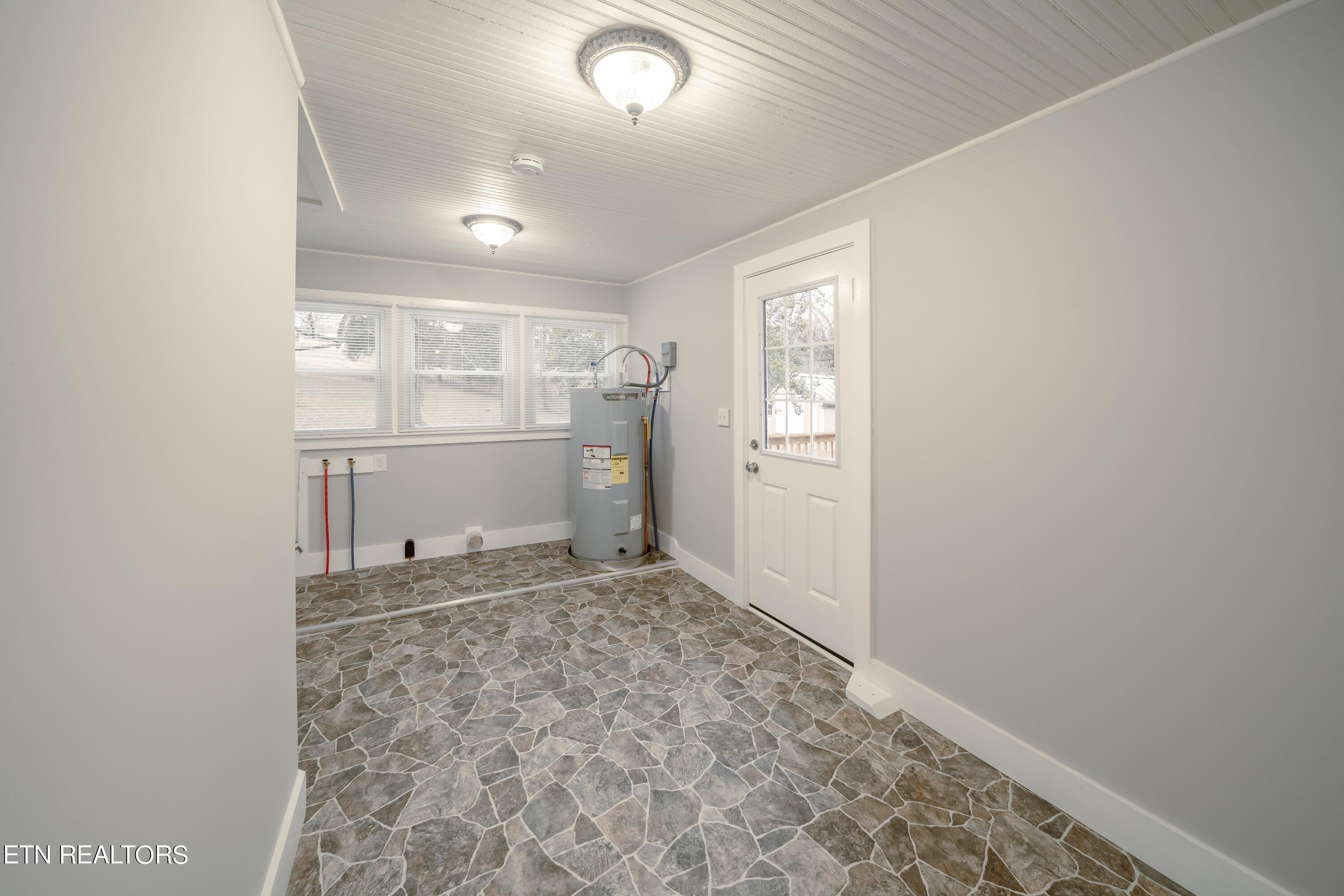 5120 Luttrell Road Knoxville, TN 37918 - Photo 27 of 36 5120-Luttrell-25
