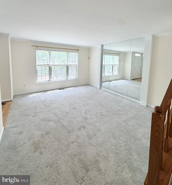 45572 Whitcomb Square Sterling, VA 20166 - Photo 3 of 32 Spacious, light-filled living area.