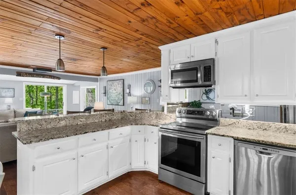 $799,000 | 6551 Bermuda Lane, Flowery Branch, GA 30542