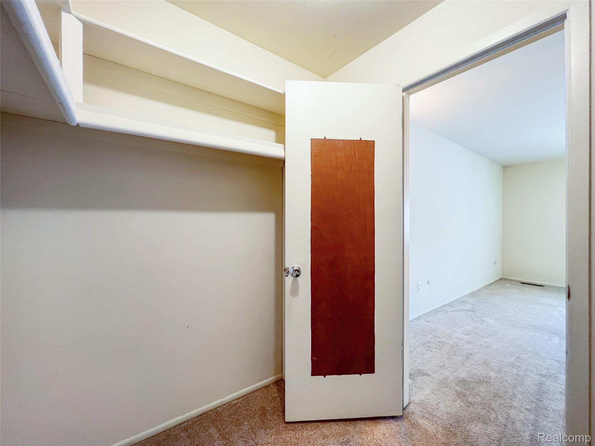 29257 Hayes Road, Unit 80 Warren, MI 48088 - Photo 22 of 25 IMG_0779.jpg