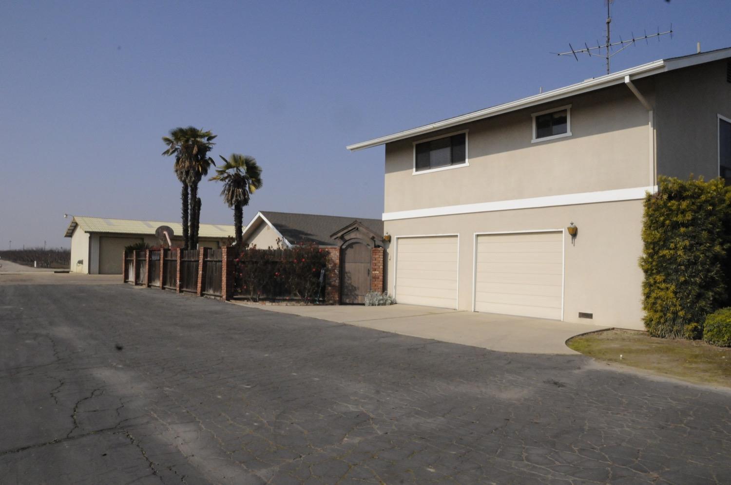 41511 Road 48 Reedley, CA 93654 - Photo 2 of 26 Gallery Image 2