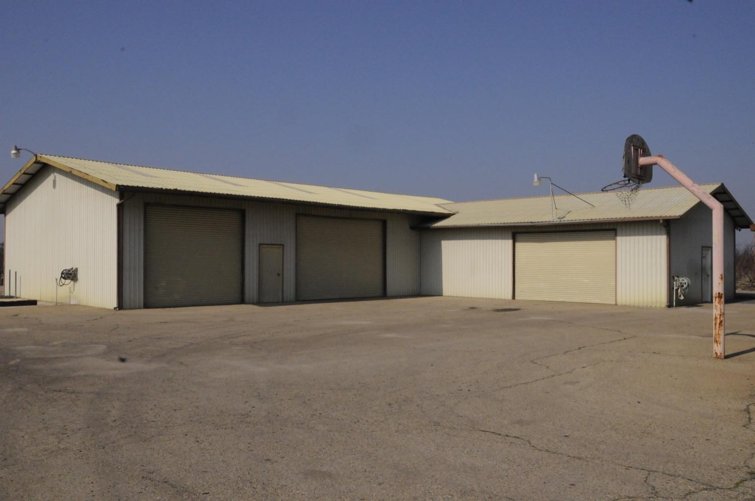 41511 Road 48 Reedley, CA 93654 - Photo 3 of 26 Gallery Image 3