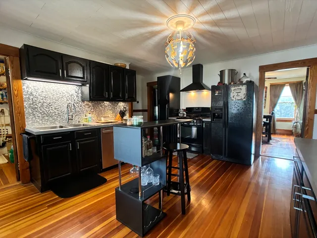 $2,400 | 168 Wheatland Avenue, Unit 2, Chicopee, MA 01020