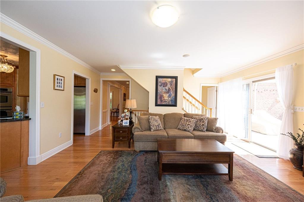 519 Farndale Road Pittsburgh, PA 15238 - Photo 11 of 24