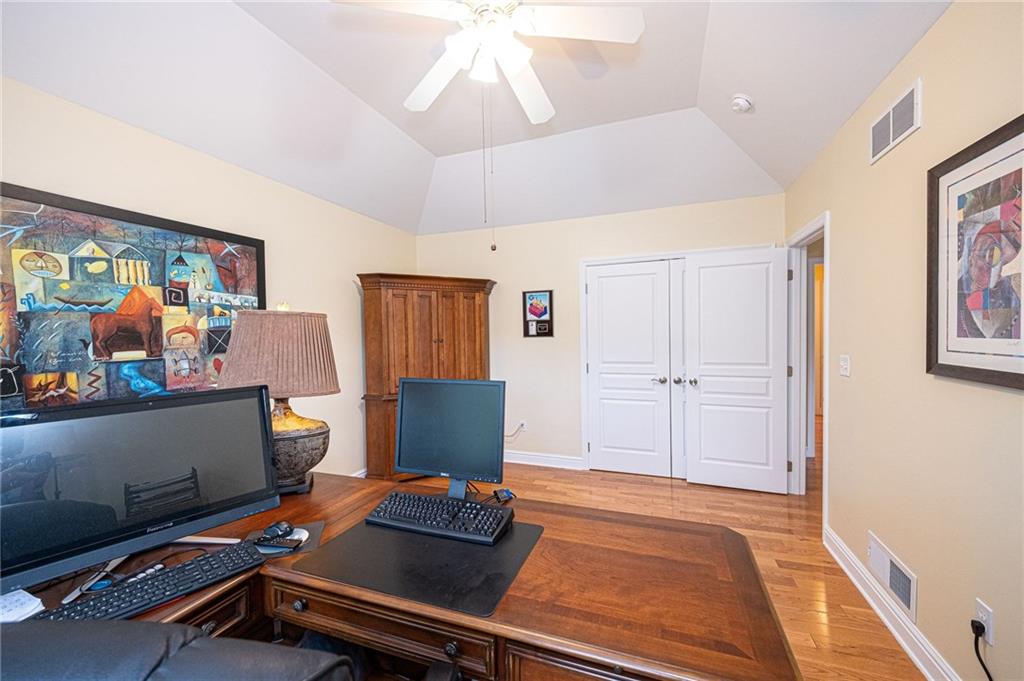 519 Farndale Road Pittsburgh, PA 15238 - Photo 18 of 24