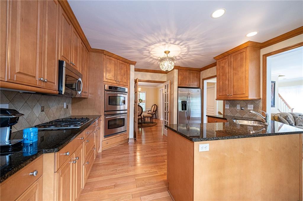 519 Farndale Road Pittsburgh, PA 15238 - Photo 6 of 24