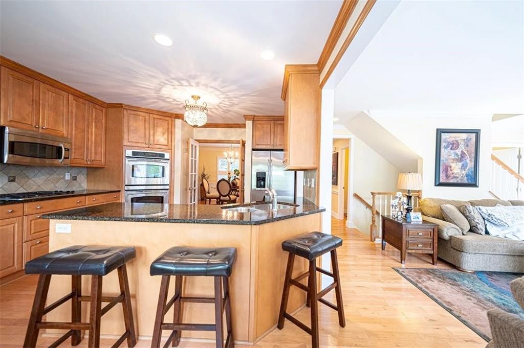 519 Farndale Road Pittsburgh, PA 15238 - Photo 7 of 24