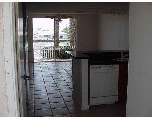 928 Jeffery Street Boca Raton, FL 33487 - Photo 3 of 16 Additional Photo
