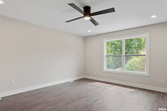 $594,000 | 604 Rock River Road, Springfield, IL 62711