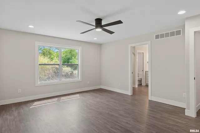 $594,000 | 604 Rock River Road, Springfield, IL 62711