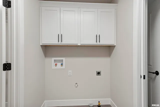 $594,000 | 604 Rock River Road, Springfield, IL 62711