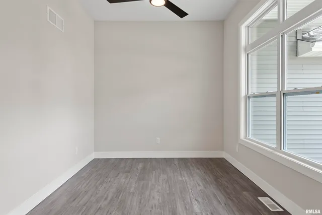 $594,000 | 604 Rock River Road, Springfield, IL 62711