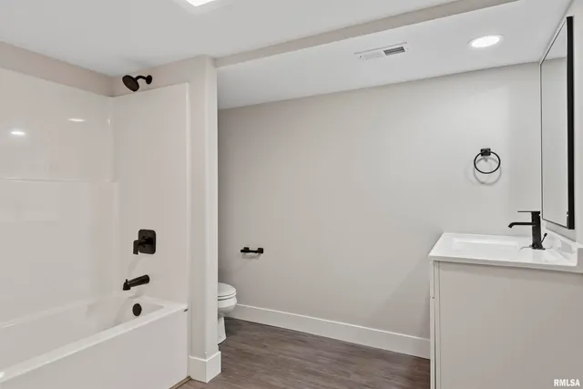 $594,000 | 604 Rock River Road, Springfield, IL 62711