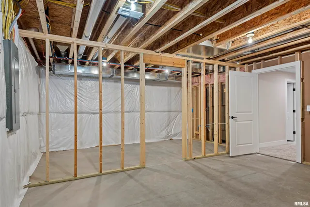 $594,000 | 604 Rock River Road, Springfield, IL 62711