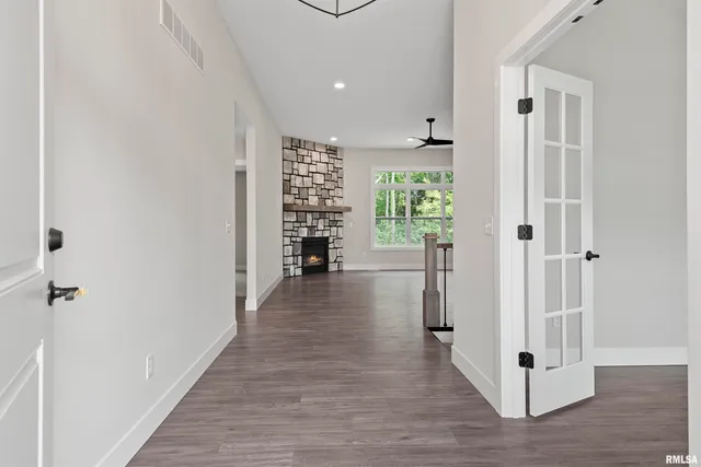 $594,000 | 604 Rock River Road, Springfield, IL 62711