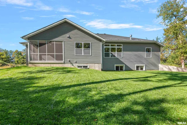 $594,000 | 604 Rock River Road, Springfield, IL 62711