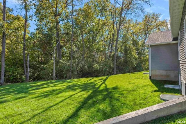 $594,000 | 604 Rock River Road, Springfield, IL 62711