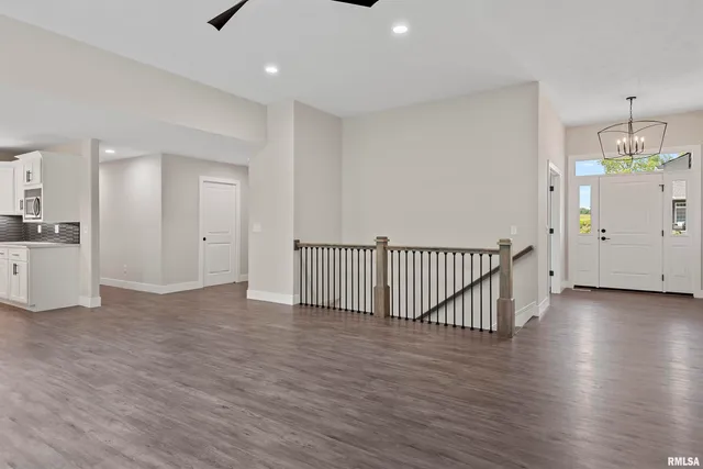 $594,000 | 604 Rock River Road, Springfield, IL 62711