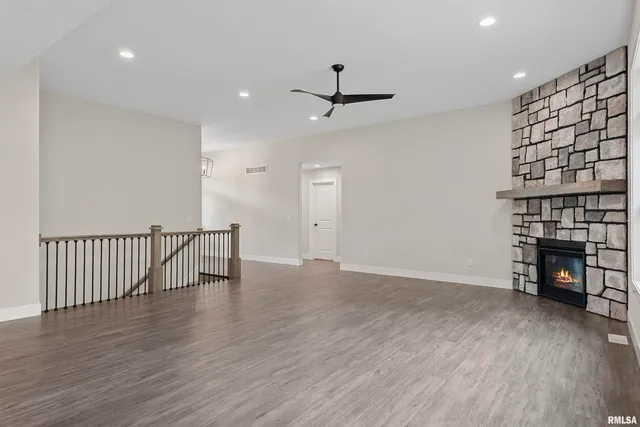 $594,000 | 604 Rock River Road, Springfield, IL 62711