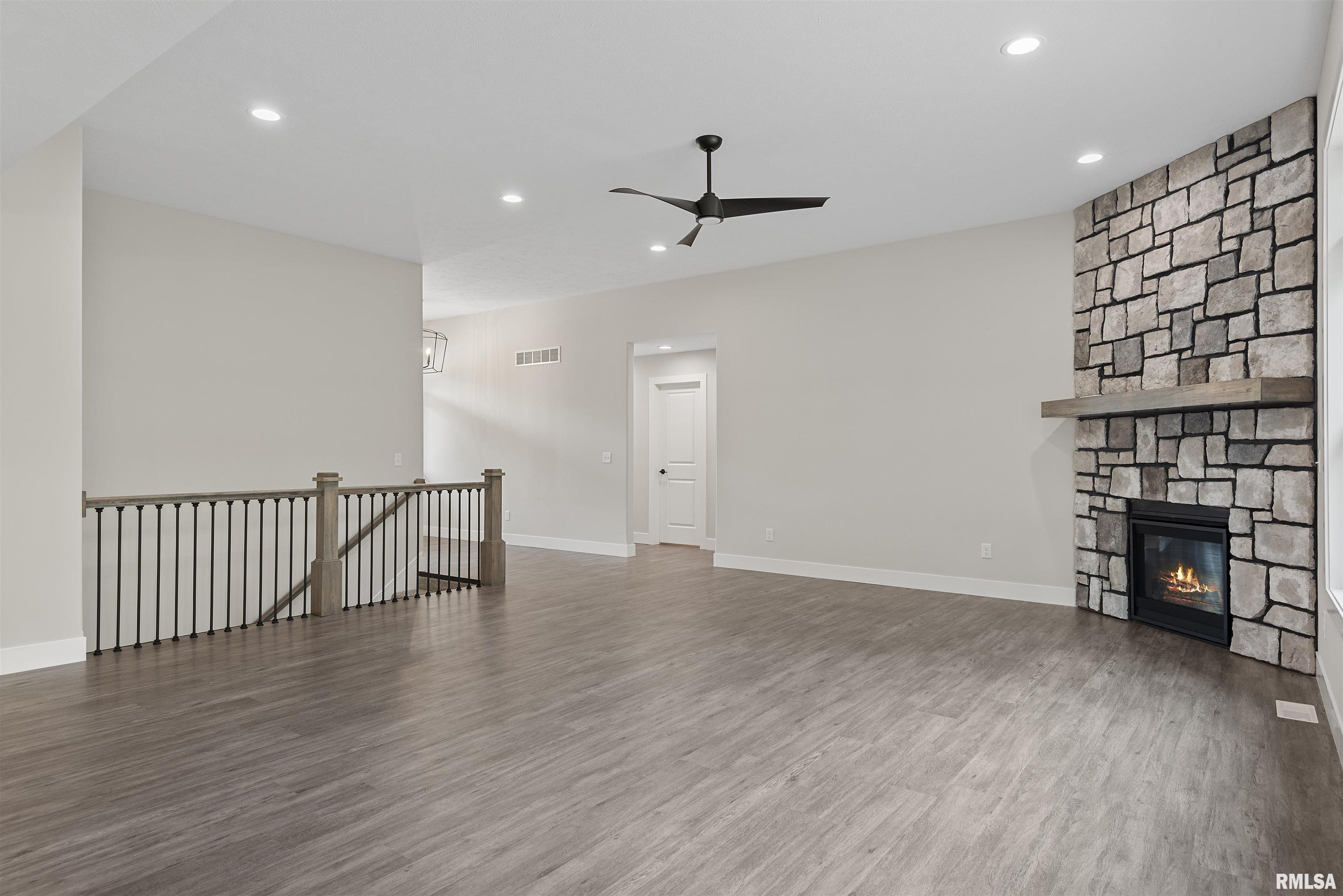 604 Rock River Road Springfield, IL 62711 - Photo 8 of 53