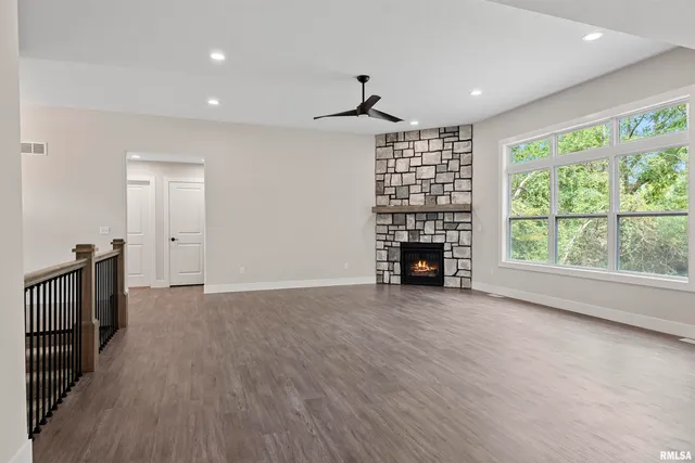 $594,000 | 604 Rock River Road, Springfield, IL 62711