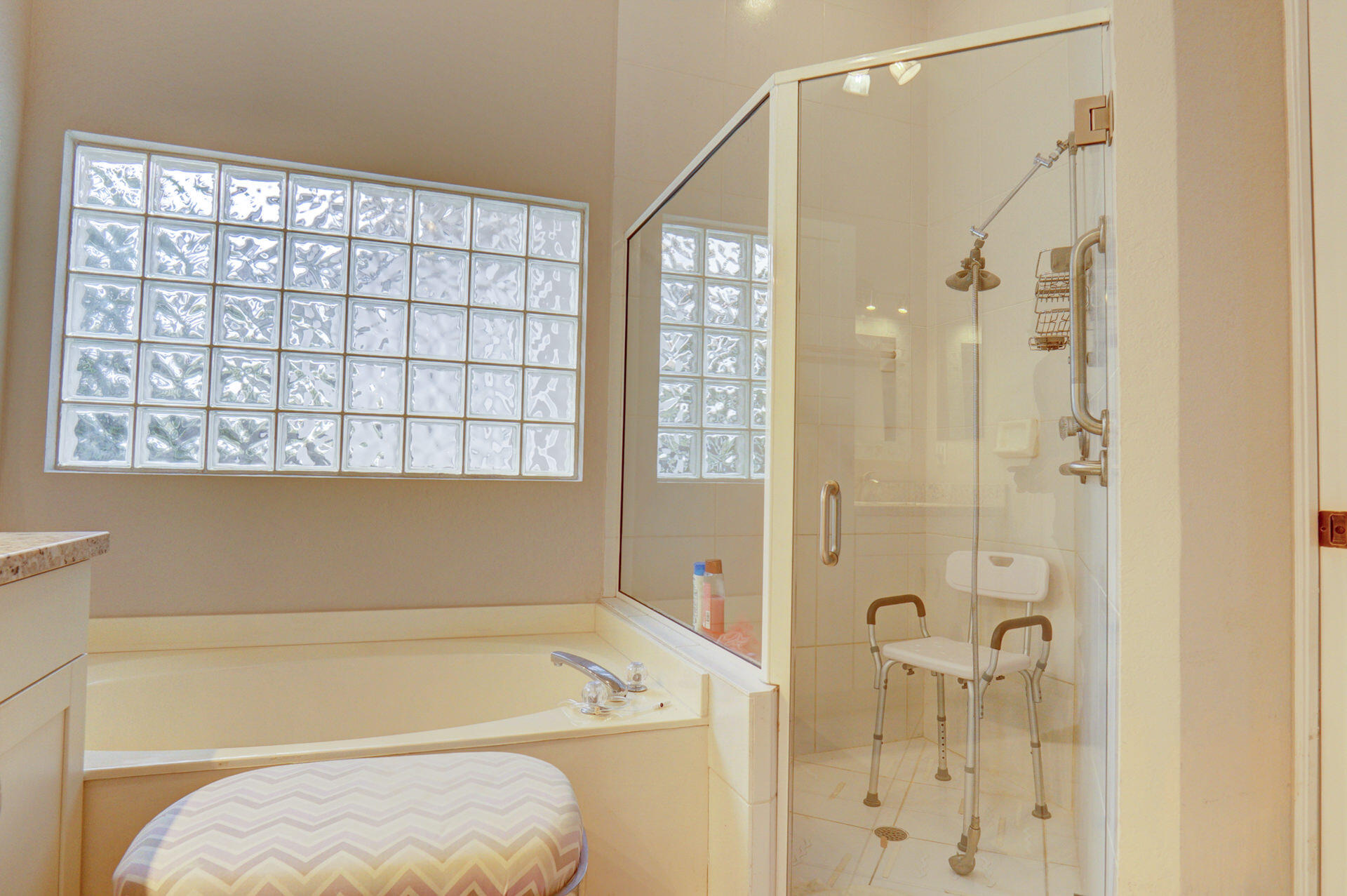 21652 Hammock Point Drive Boca Raton, FL 33433 - Photo 12 of 33 Primary Bathroom