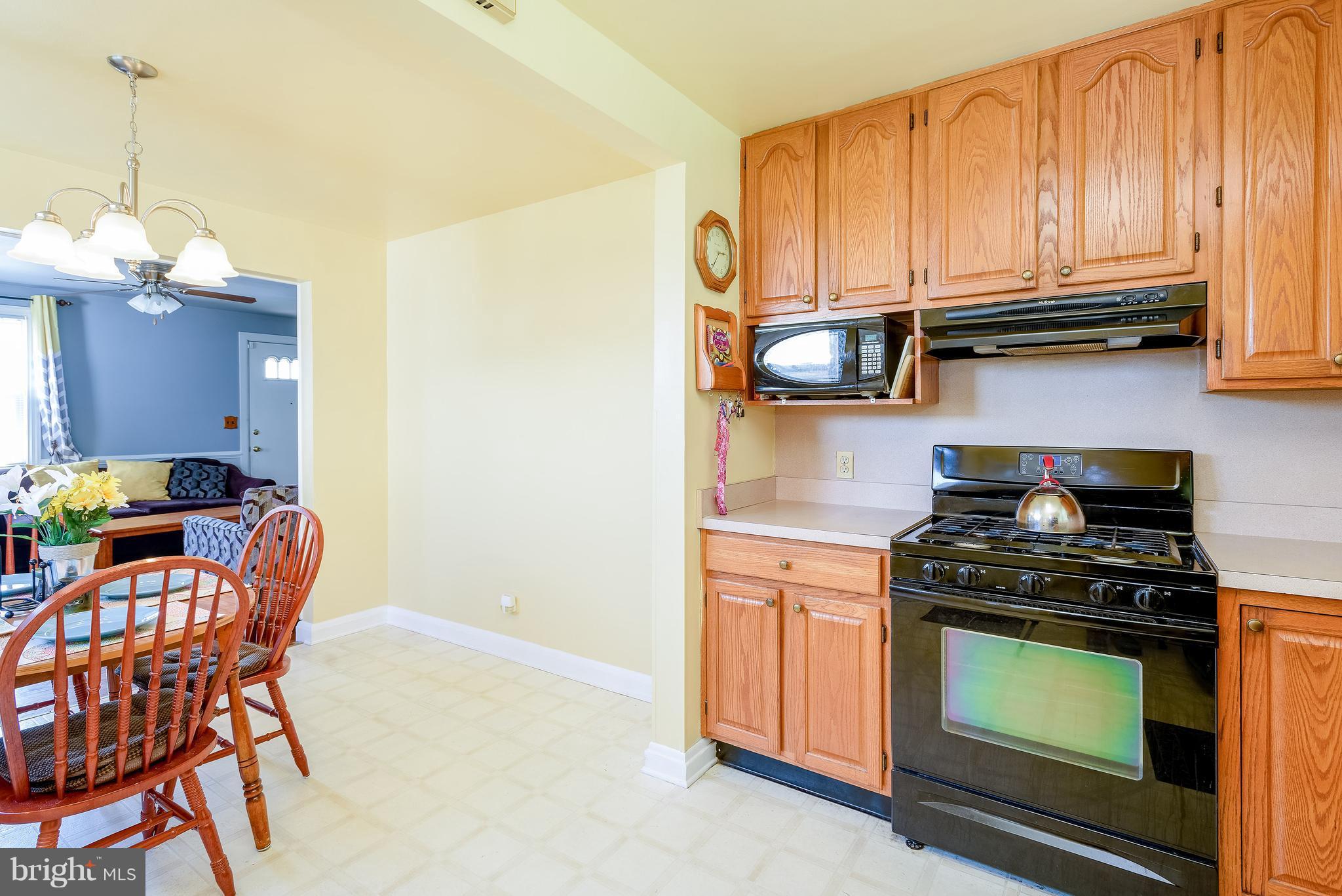 2506 East Joppa Road Baltimore, MD 21234 - Photo 12 of 30 Gas Range