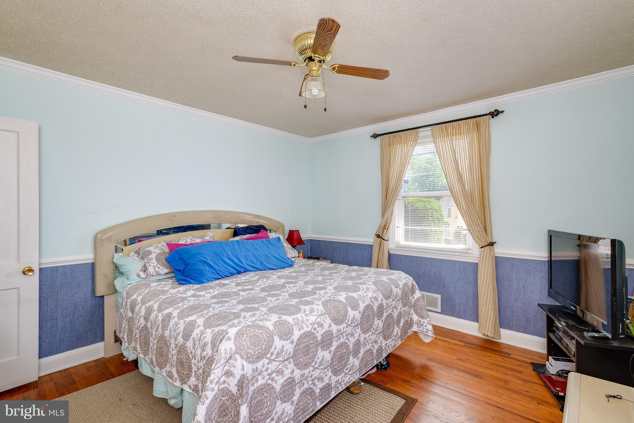 2506 East Joppa Road Baltimore, MD 21234 - Photo 13 of 30 13 x 12 Main Level Bedroom