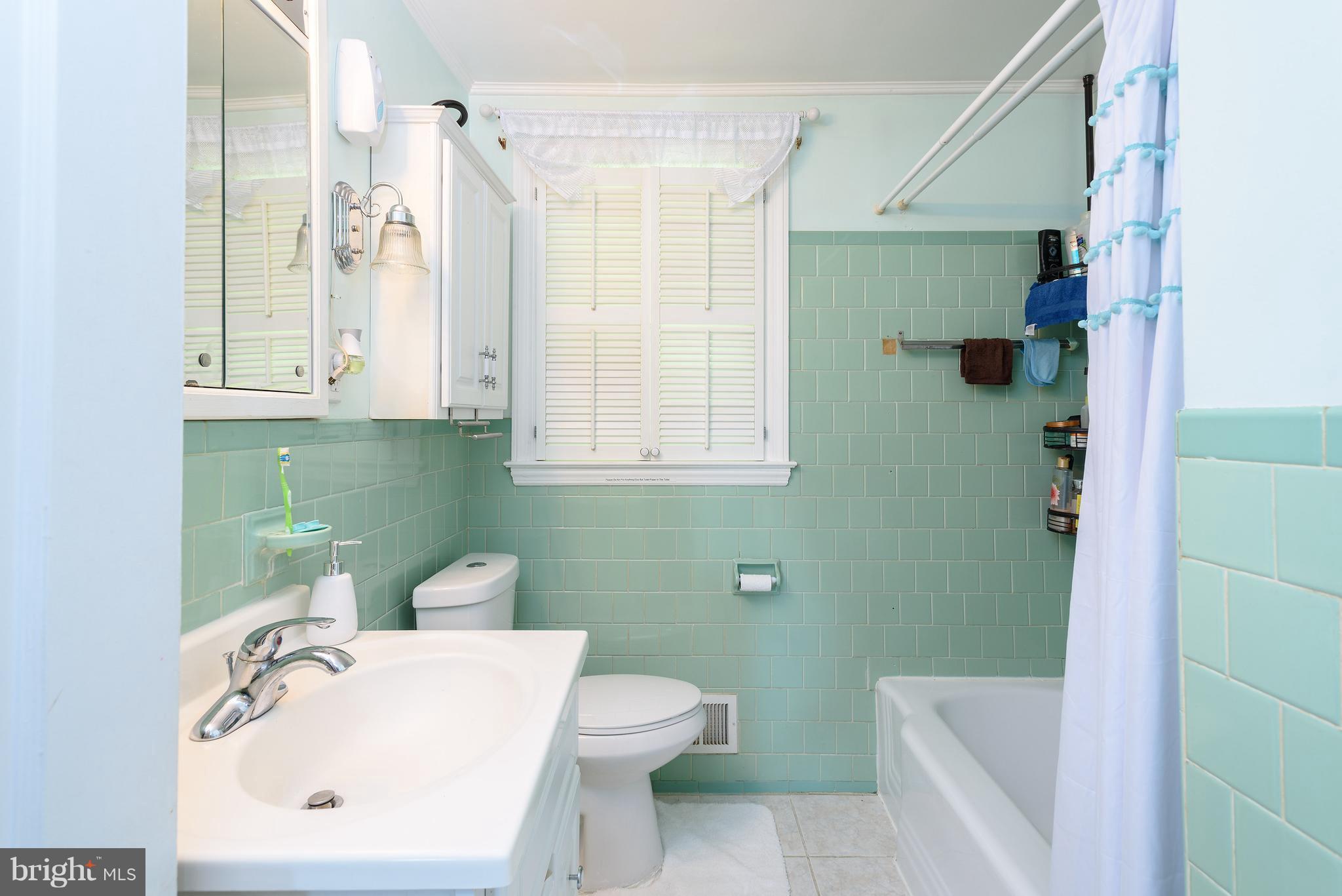 2506 East Joppa Road Baltimore, MD 21234 - Photo 15 of 30 Main Level Full Bath