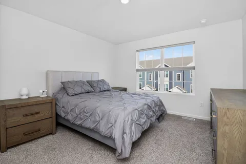 $289,900 | 1007 Briar Gln Court, Hampshire, IL 60140