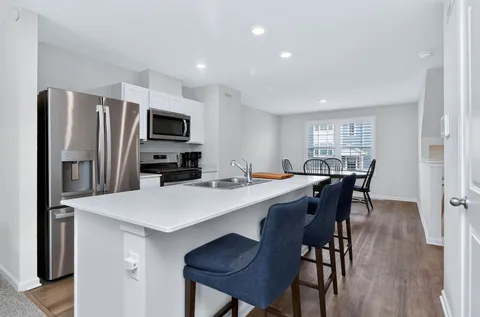 $289,900 | 1007 Briar Gln Court, Hampshire, IL 60140