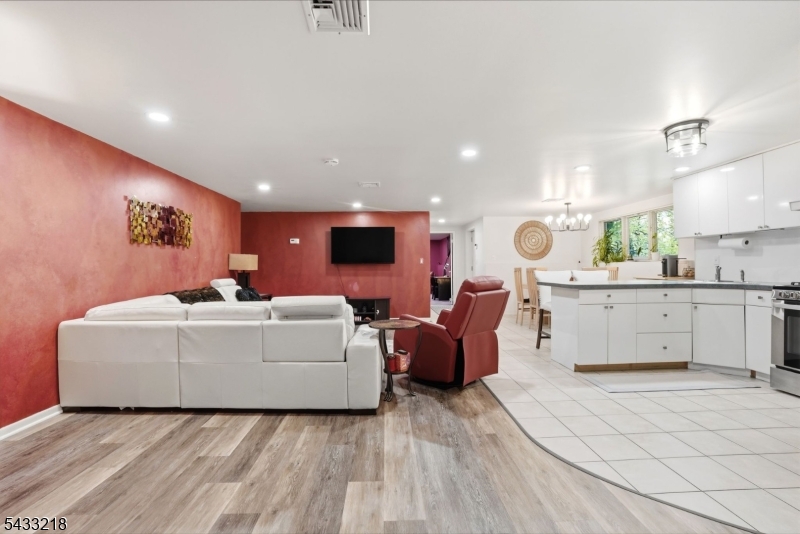 1 Timber Rock Court Cedar Grove, NJ 07009 - Photo 23 of 40