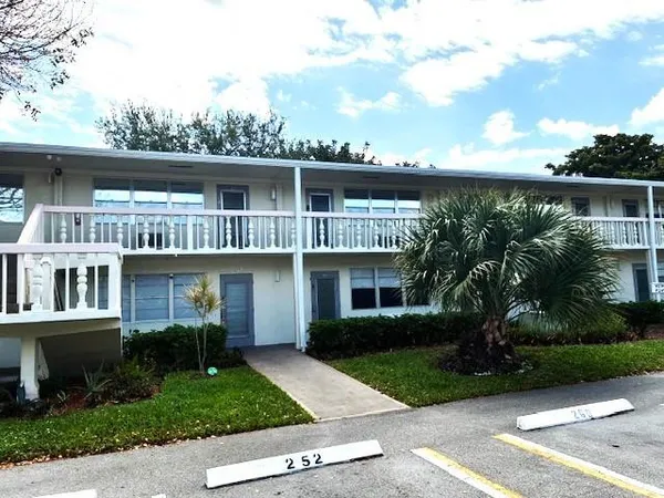 $1,300 | 260 Newport P, Unit 260, Deerfield Beach, FL 33442