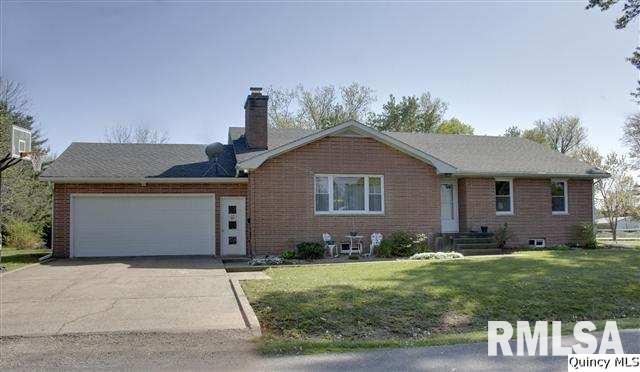 306 Miller Street Carthage, IL 62321 - Photo 1 of 1