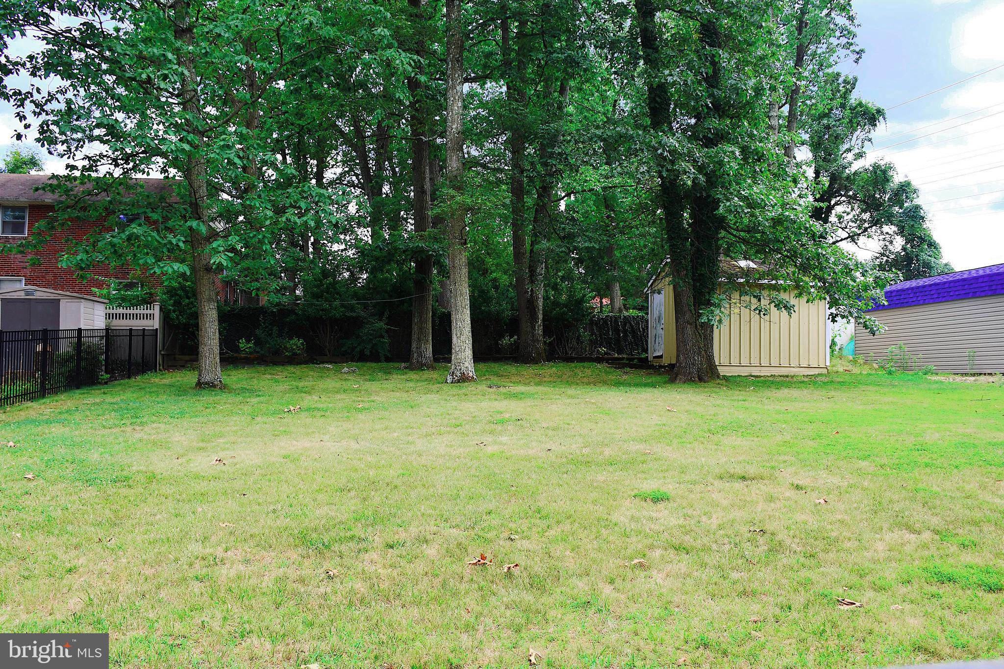 9209 Hines Road Baltimore, MD 21234 - Photo 3 of 4 Spacious back yard.