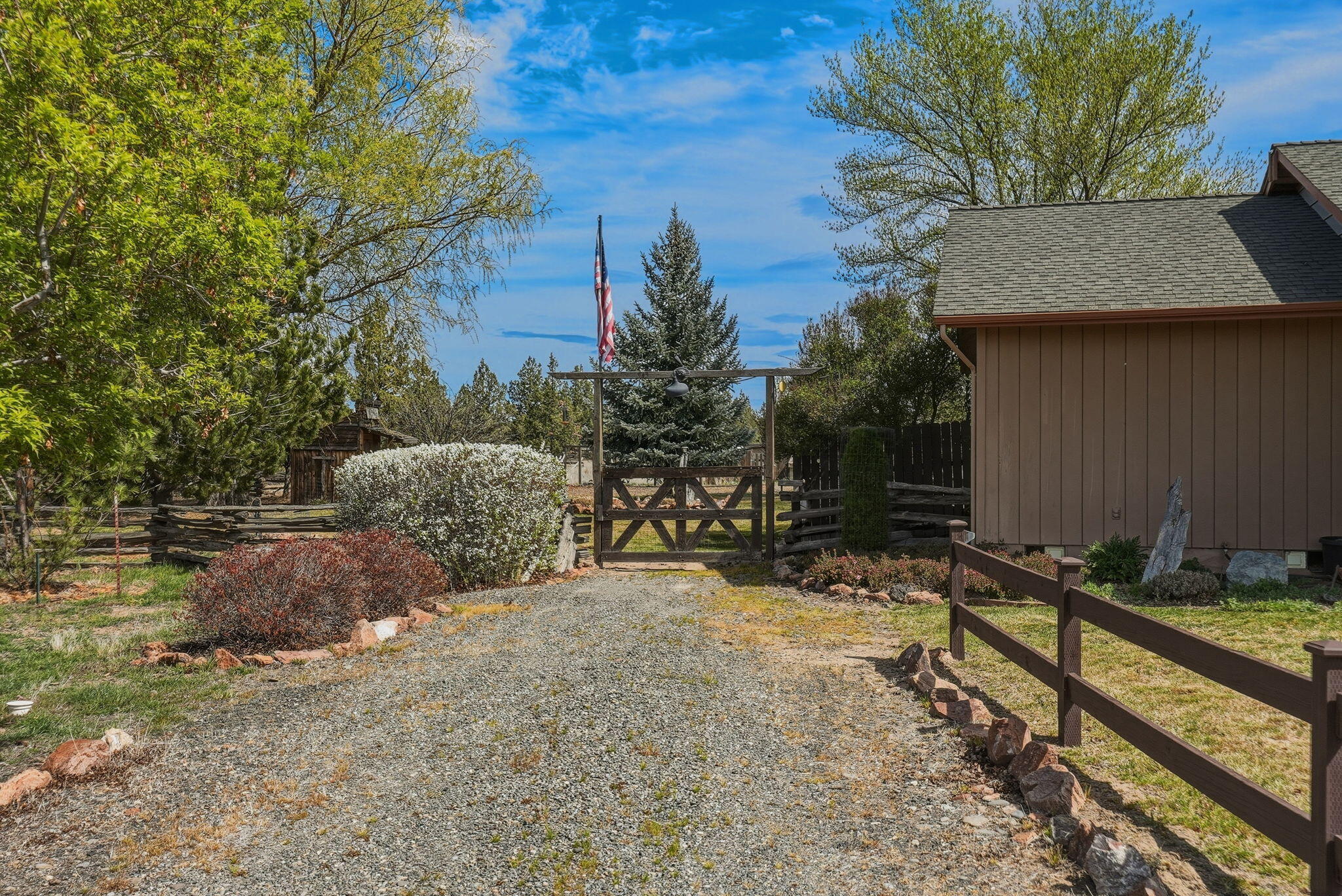 7950 Southwest Copley Road Powell Butte, OR 97753 - Photo 33 of 56 5-web-or-mls-Riley_Visuals_005