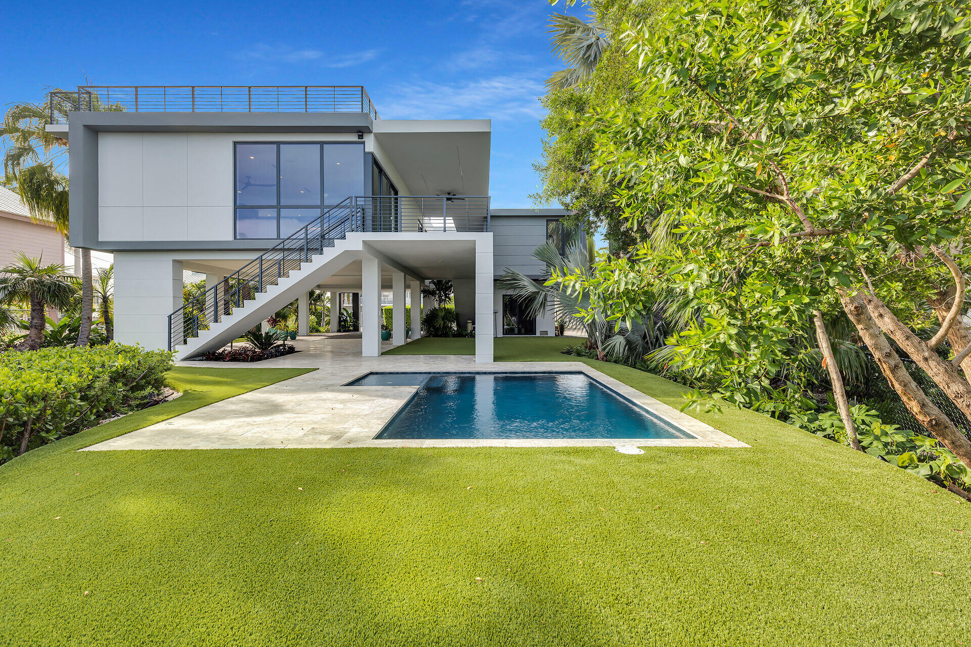 62 Mutiny Place Key Largo, FL 33037 - Photo 4 of 70 Back Yard